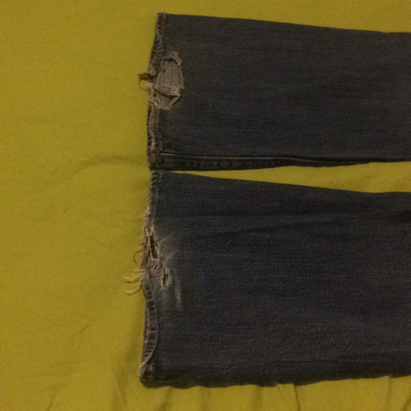 AE Destroyed Flare Artist Jeans Size 6 - Picture 8 of 8